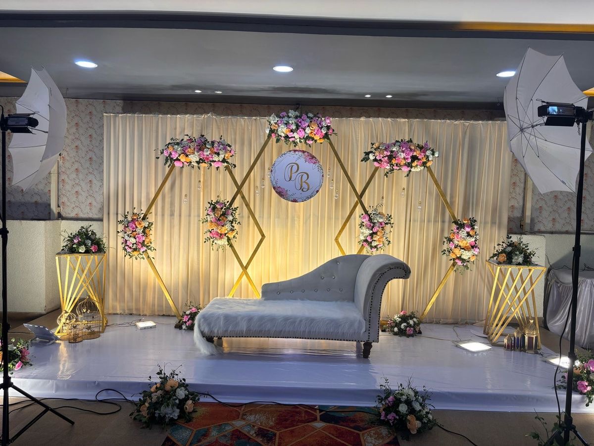 Diamond Frame Premium Engagement Stage Decoration