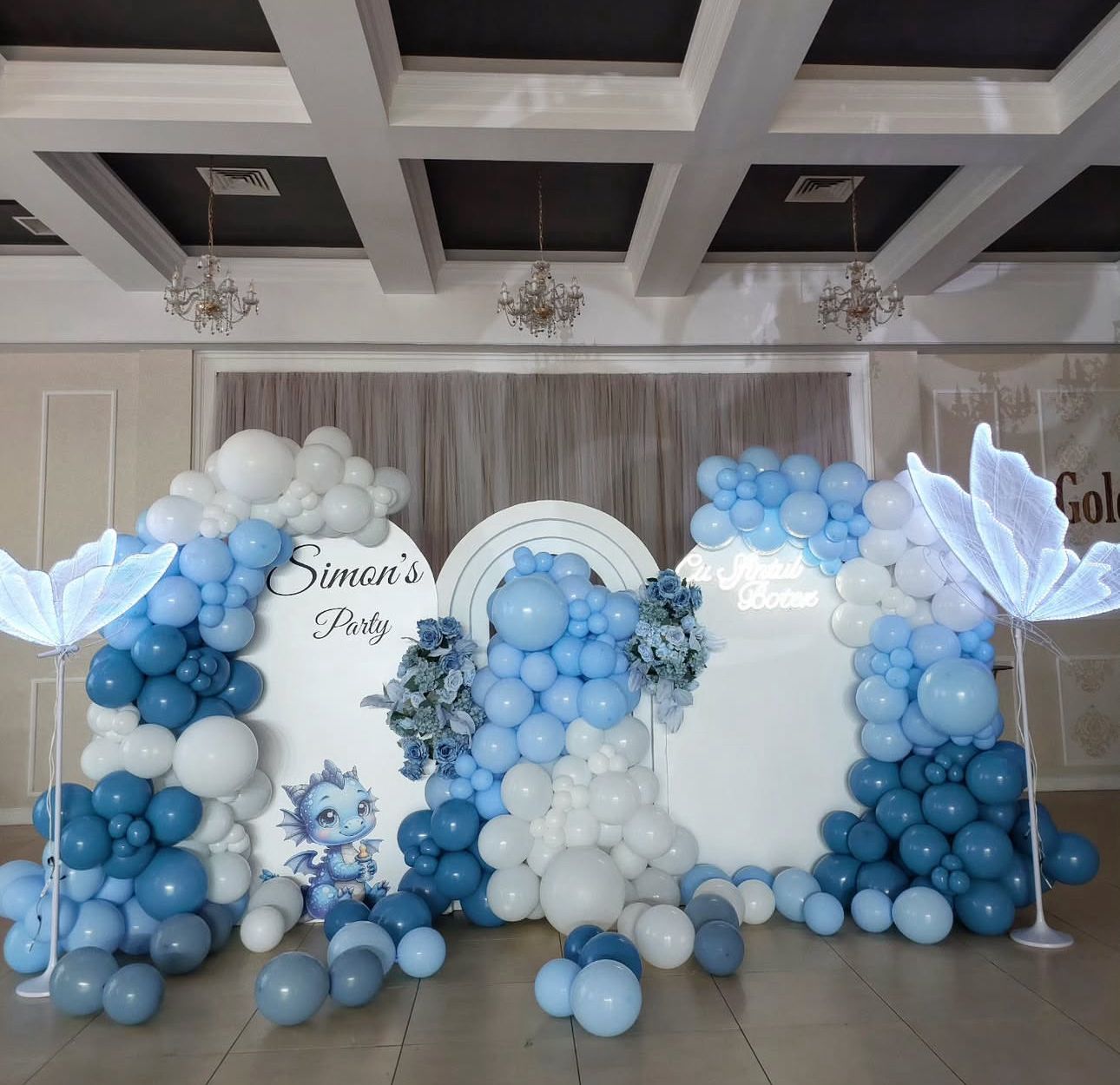 Butterfly Birthday Decoration with Blue & White Balloons, Floral Accents & Glowing Butterfly Props
