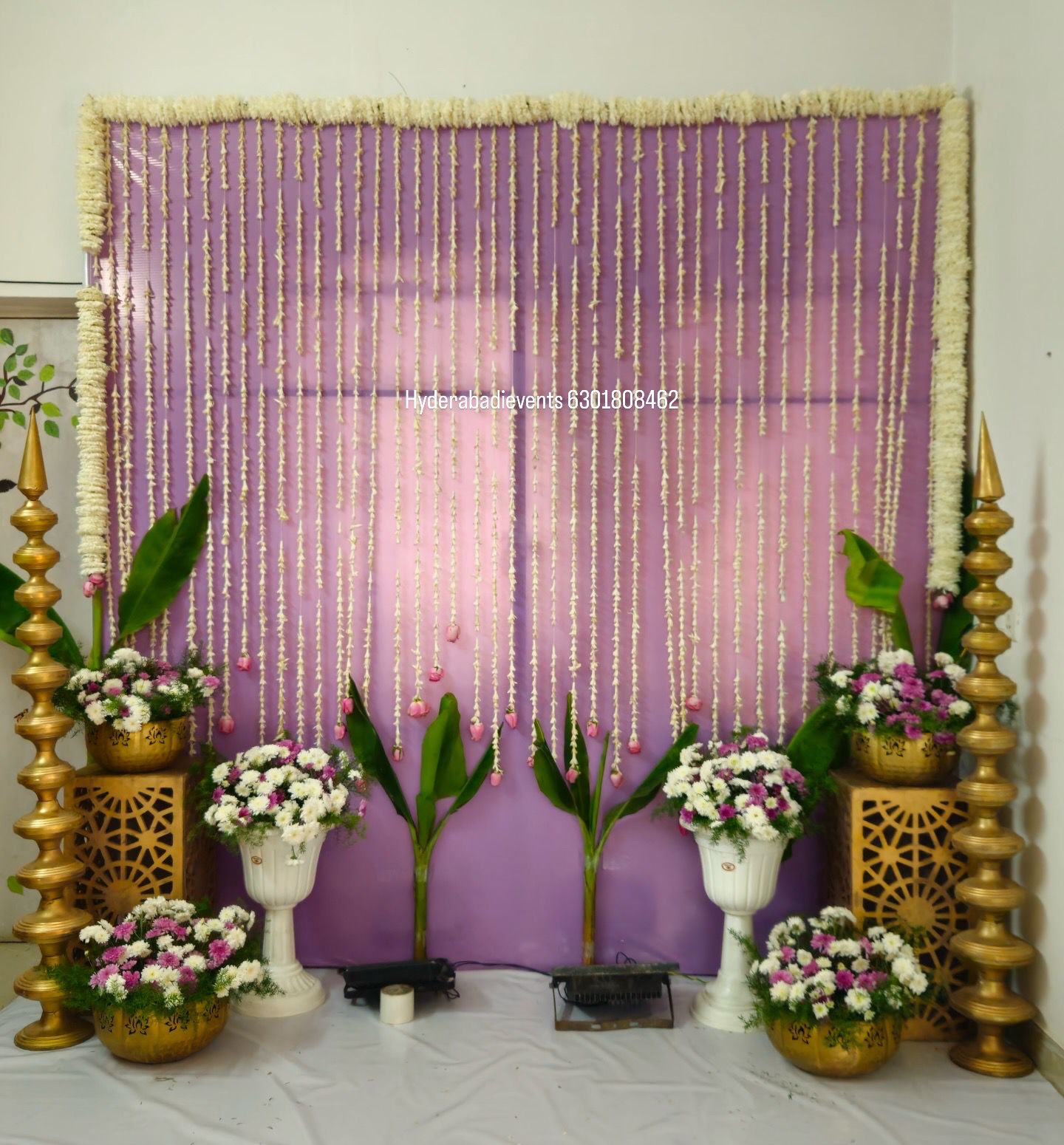 Minimal Jasmine Curtain Traditional Backdrop