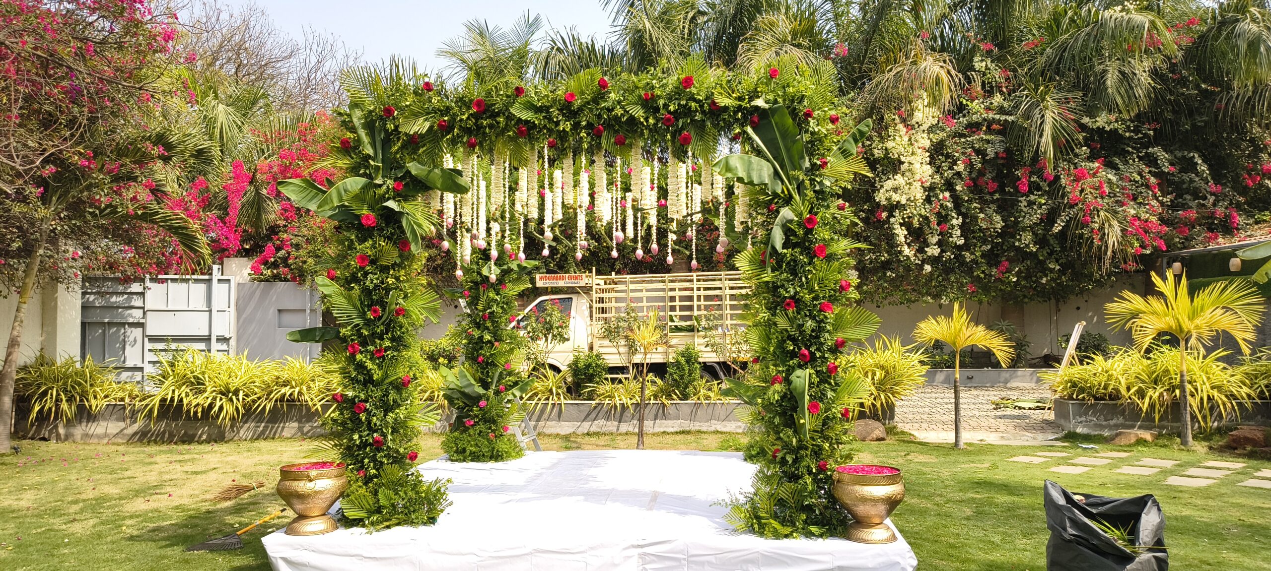 Luxury Green Floral Wedding Entrance Decoration
