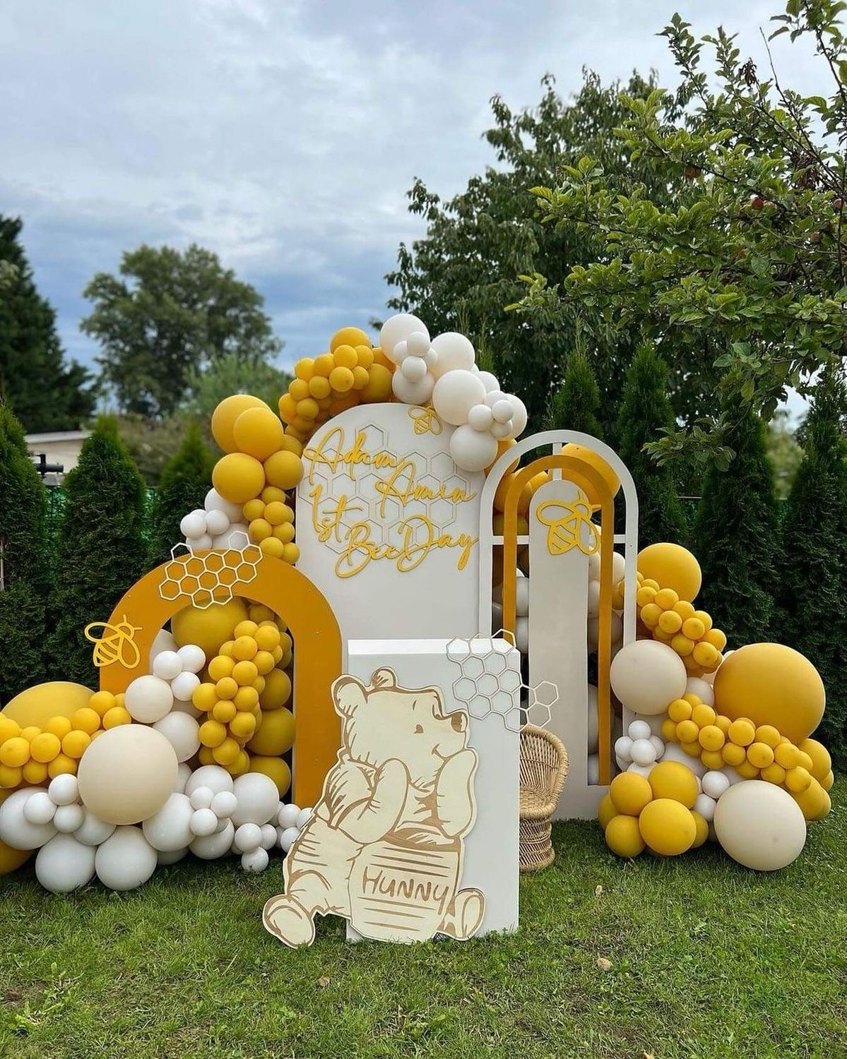 A Touch of Honey Decor That Stings with Style
