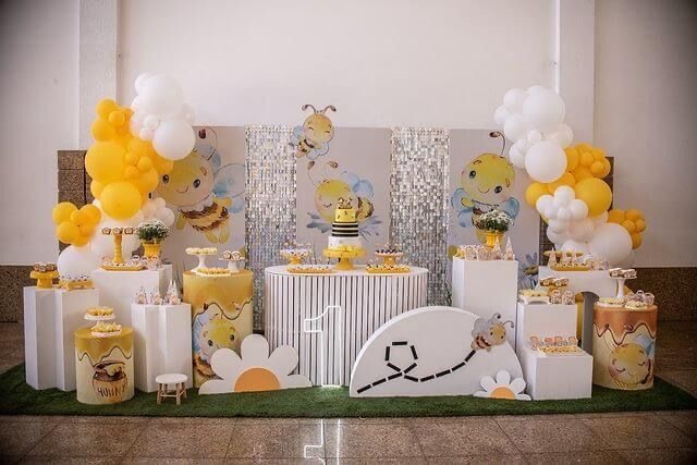 Sweet Vibes Only Honey Bee-Themed Decor