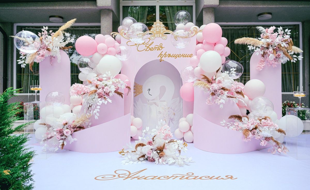 Enchant Your Guests with Swan Themed Decor